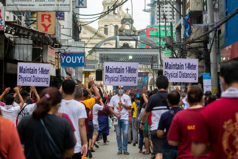 Philippines' Catholics display devotion to Christ statue, pray for end of pandemic