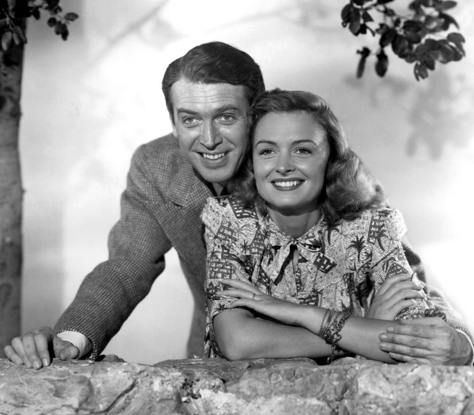 <div><p>"<i>It's a Wonderful Life</i> is so boring and predictable. I've never understood why people adore it so much."</p><p>—<a href="https://www.buzzfeed.com/awesome-not-weird" rel="nofollow noopener" target="_blank" data-ylk="slk:awesome-not-weird;elm:context_link;itc:0;sec:content-canvas" class="link ">awesome-not-weird</a></p></div><span> RKO Radio Pictures / Courtesy Everett Collection</span>