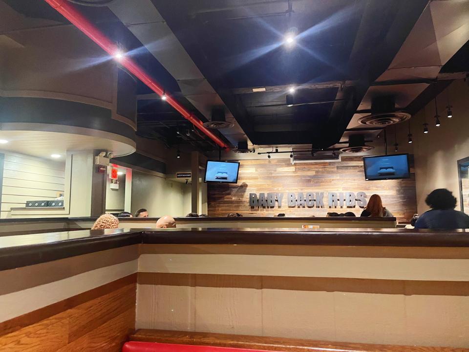 The inside of the Chili's restaurant.