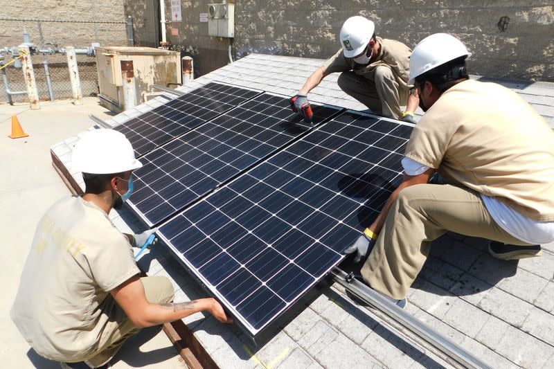 Student inmates at Madera County Jail train to install solar panels in Madera