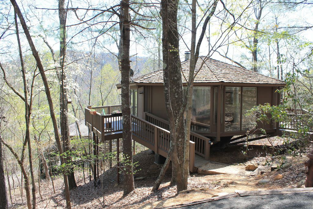 Treetop Cabin