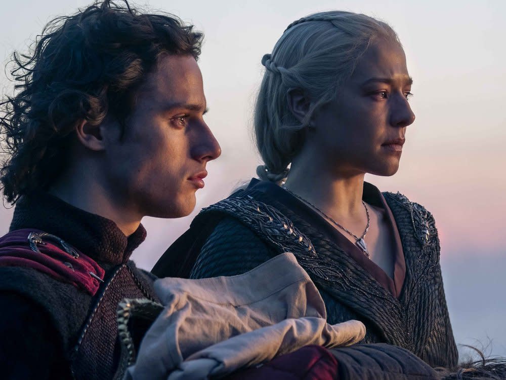 Die eine Seite des Konflikts in der Fantasy-Serie "House of the Dragon": Rhaenyra Targaryen (Emma D'Arcy) und ihr Sohn Jacaerys Velaryon (Harry Collett). (Bild: Home Box Office/Warner)