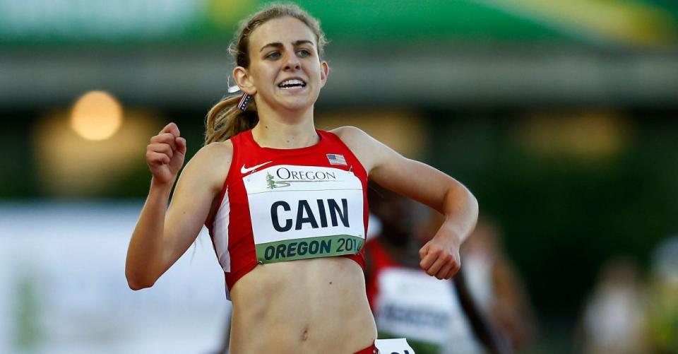 Mary Cain del seleccionado estadounidense corre durante la final de 300 m del tercer día del Campeonato Mundial Juvenil de la IAAF en el Hayward Field de Eugene, Oregón, el 24 de julio de 2014 (Foto: Jonathan Ferrey a través de Getty Images).