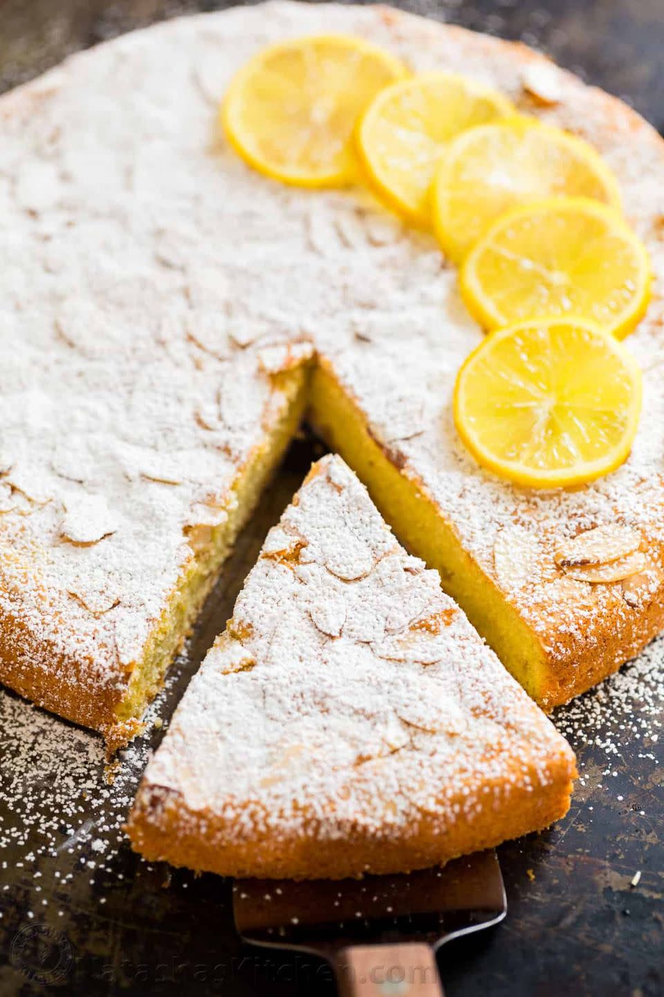 almond cake with lemons