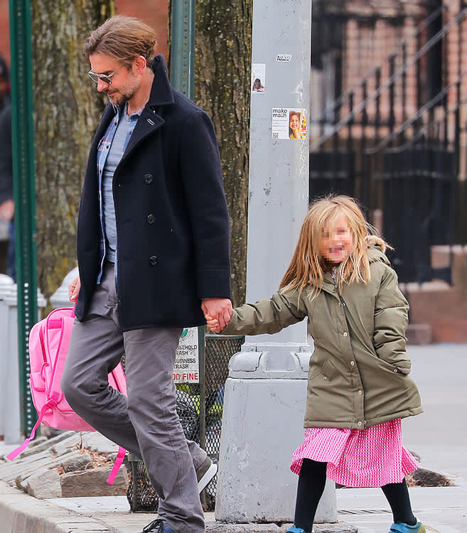 Bradley Cooper con su hija Lea de Seine