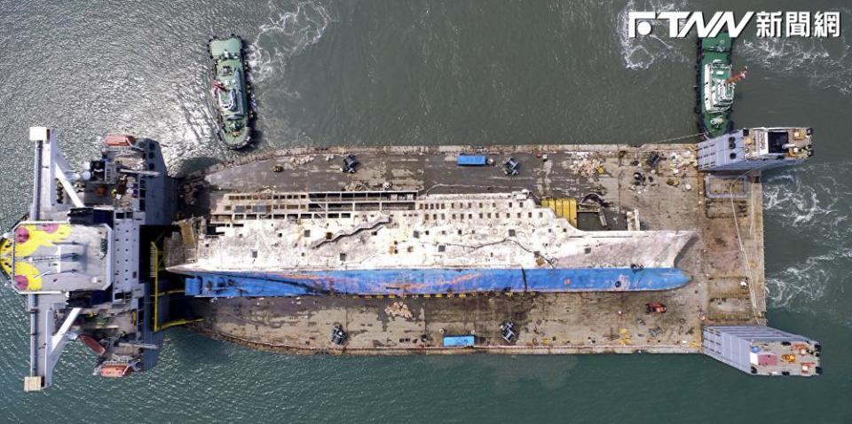 世越號船體2017 年被打撈上岸。（圖／美聯社）