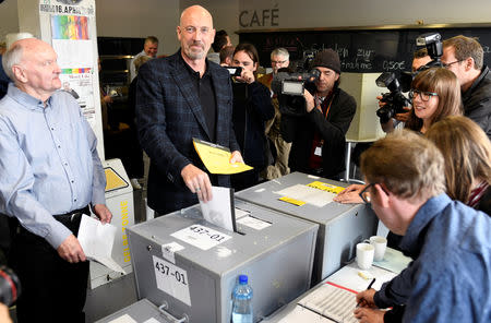 Carsten Meyer-Heder of Germany's Christian Democrats Union (CDU) casts his vote at a polling station in German city-state of Bremen parliamentary elections in Bremen, Germany May 26, 2019. REUTERS/Fabian Bimmer