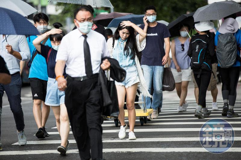 雙十連假受到颱風「圓規」影響，各地均可能會出現零星降雨，北部及東半部下週一、二更需慎防豪雨以上強降雨。（示意圖，本刊資料照）