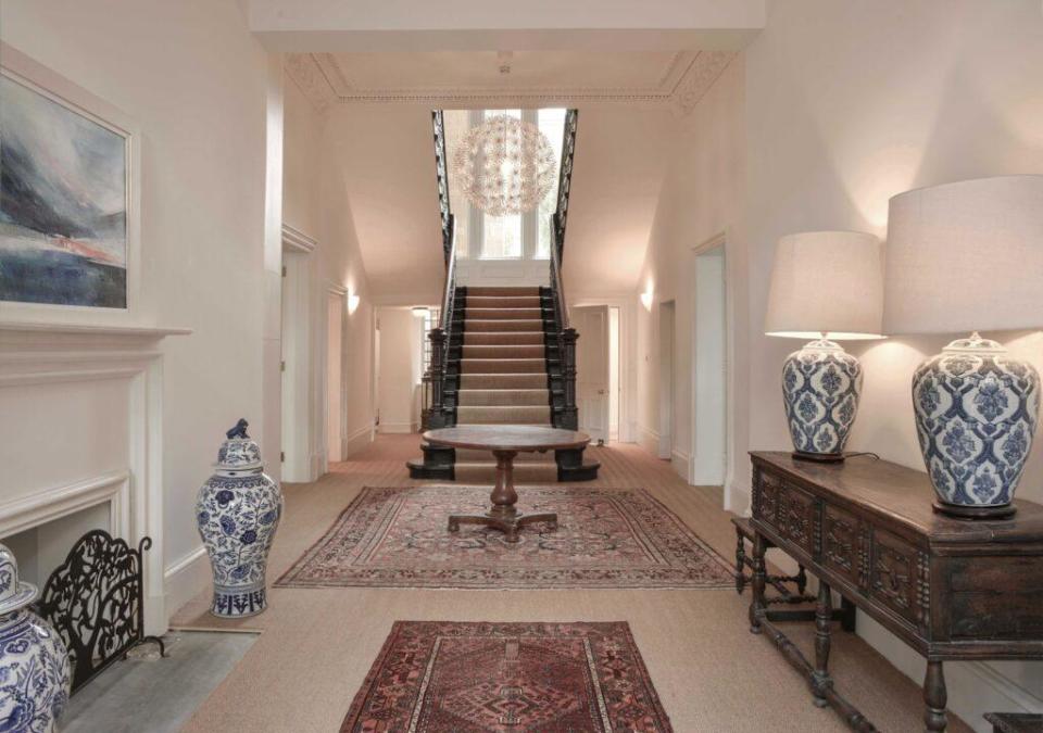 glasgow villa. Photo: Duncan Caratacus Clark/Rightmove