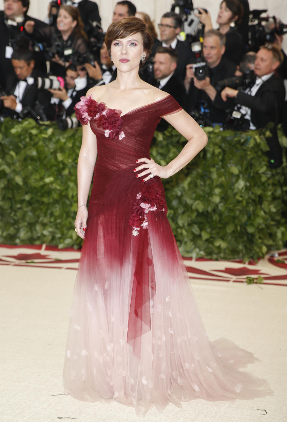 Scarlett Johansson arriving at the&nbsp;Met Gala to celebrate the opening of "Heavenly Bodies: Fashion and the Catholic Imagination" on May 7.&nbsp; (Photo: Carlo Allegri / Reuters)