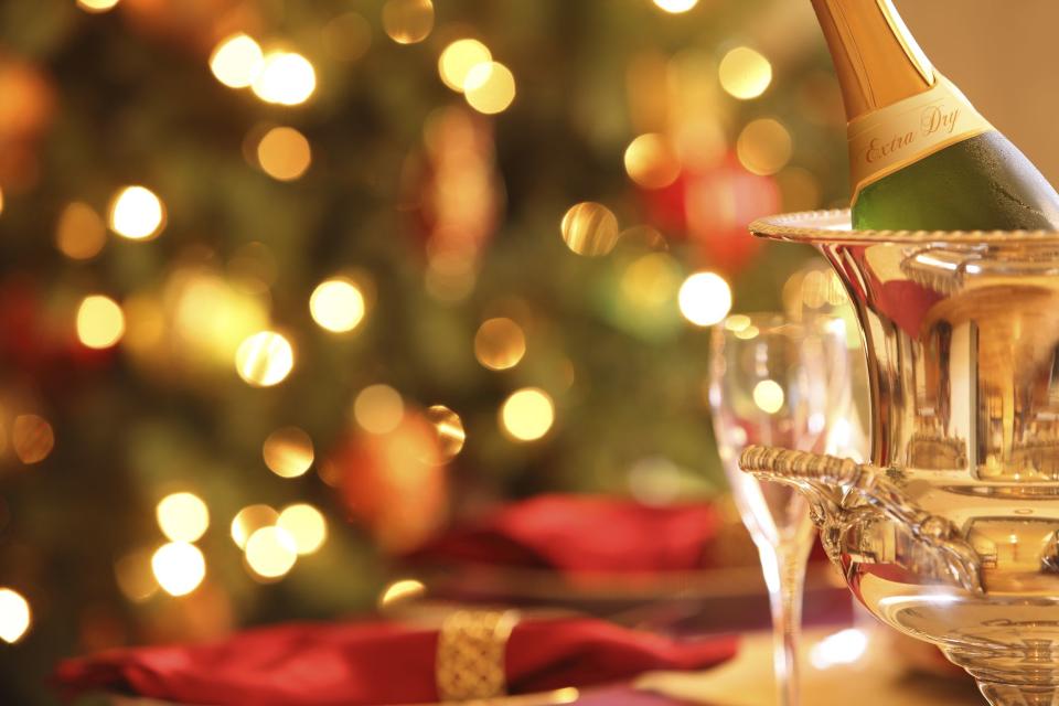 14 Rude Things People Really Need to Stop Doing at Holiday Parties