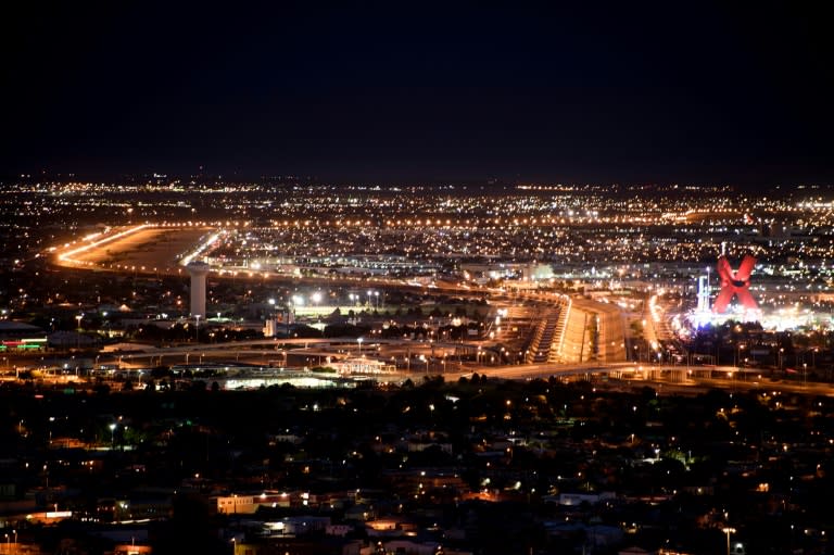 The US-Mexico border, with El Paso, Texas to the left of the frontier and Juarez, Mexico to the right