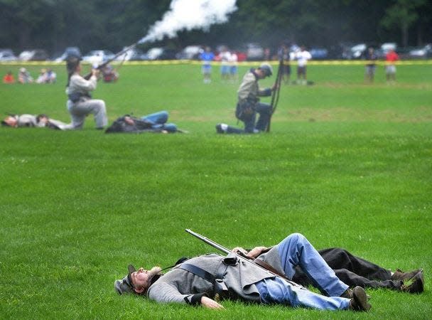 Civil War reenactment battle