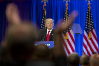 In seiner Heimatstadt New York spricht Donald Trump vor Sympathisanten. (Photo: Mary Altaffer/AP)