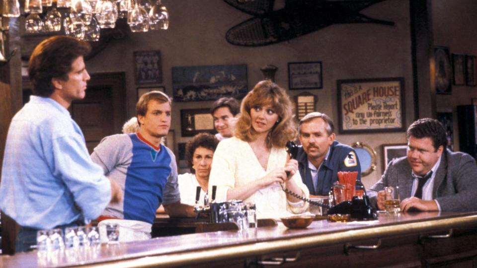 TED DANSON, WOODY HARRELSON, SHELLEY LONG, JOHN RATZENBERGER, GEORGE WENDT, CHEERS, 1982