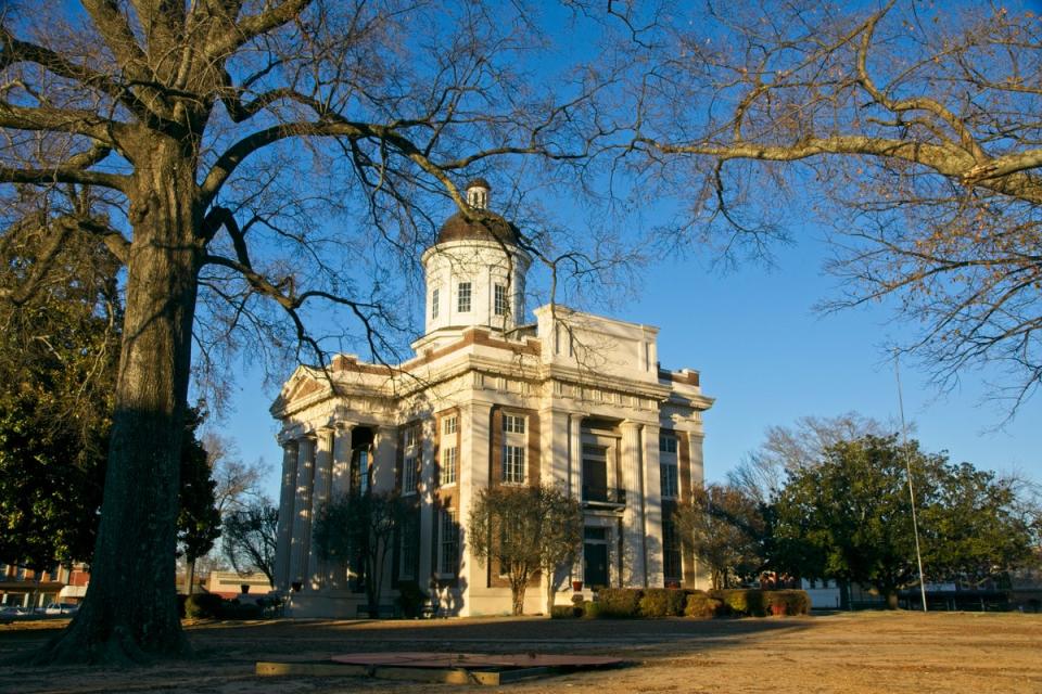 Canton’s historic courthouse (Shutterstock / Bennekom)