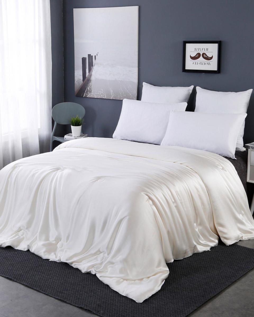 All Season Silk Covered Silk Comforter