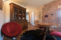 <p>There’s another cozier dining area. (Airbnb) </p>