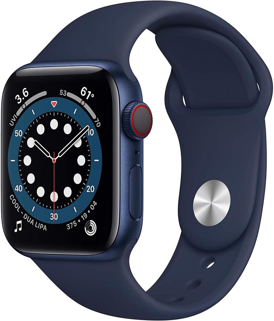 18) New Apple Watch Series 6 (GPS + Cellular, 40mm)