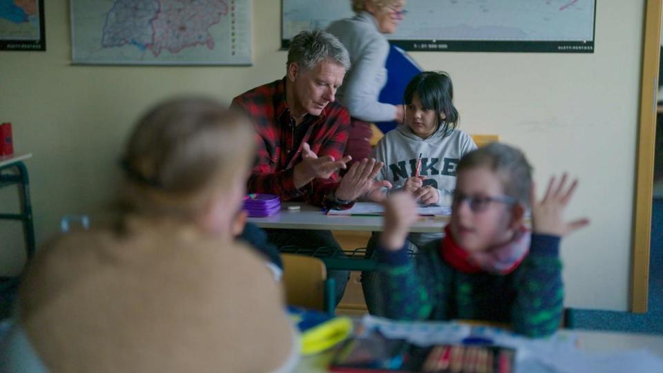 In Deutschland leben zahlreiche Kinder in Armut - so auch in Berlin-Hellersdorf. (Bild: Seven.One/SPIEGEL TV)