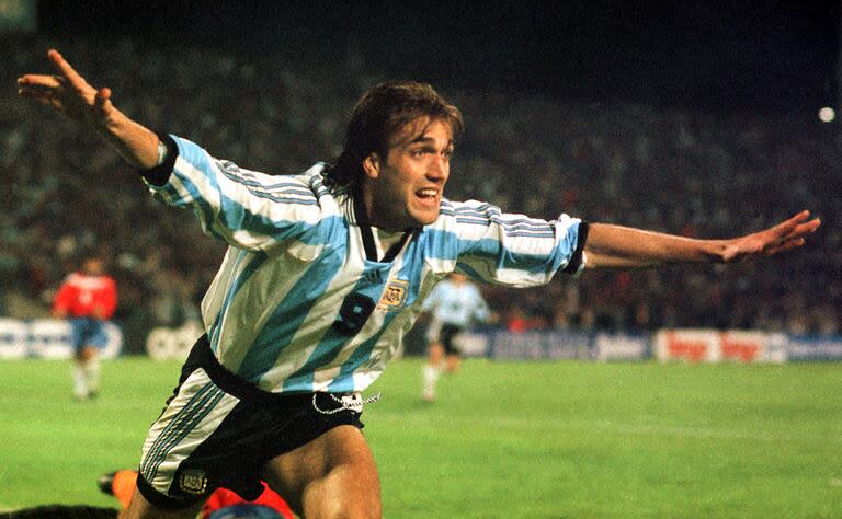 Gabriel Batistuta, nacido en Reconquista, es el segundo goleador argentino en la historia de la Copa América, detrás de Leo Messi