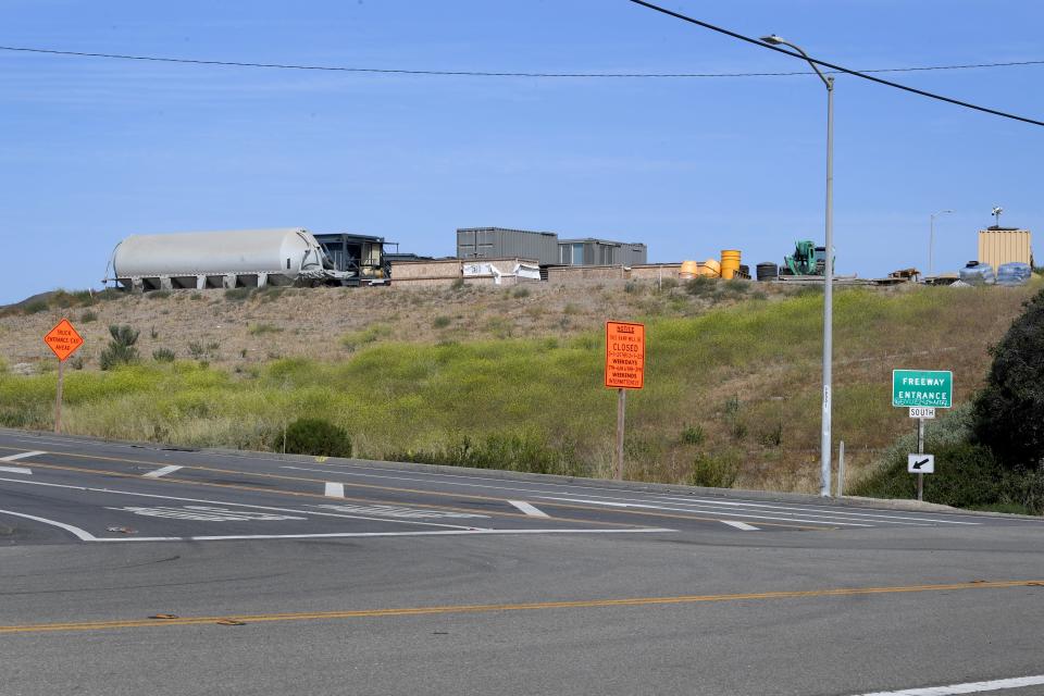 The Seacliff entrance to southbound Highway 101 in June. Ongoing construction work will close the southbound on- and off-ramps  at Seacliff from Friday night to Monday morning over the weekend of Sept. 23, 2022, impacting access for southbound motorists to beach areas along old Pacific Coast Highway.