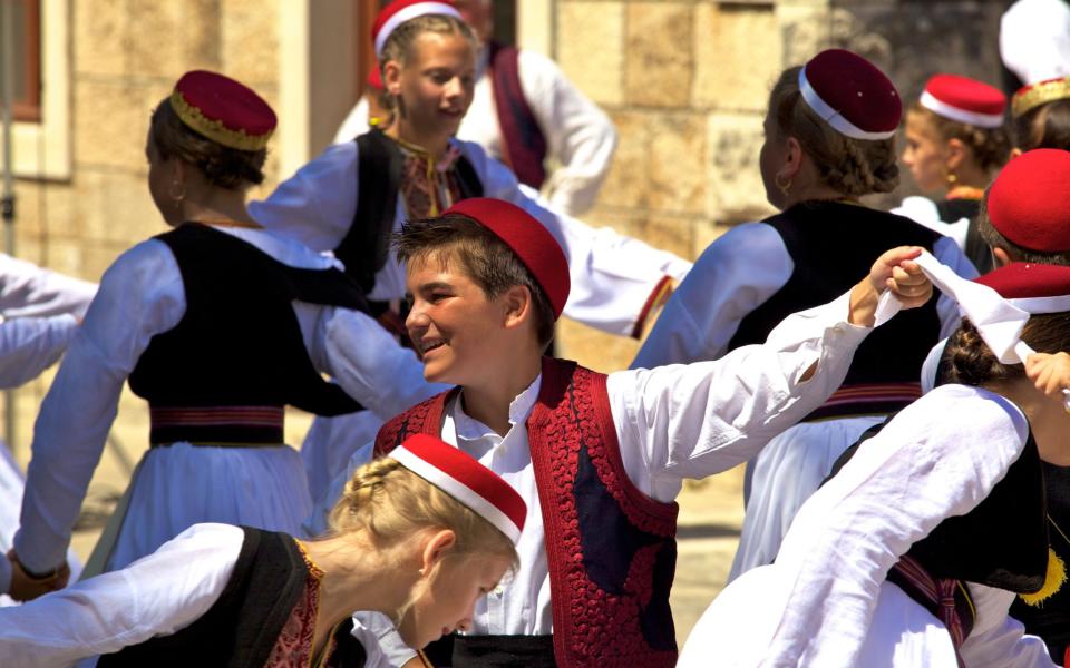 Συμμετέχετε σε παραδοσιακούς λαϊκούς χορούς της Κροατίας στο Konavle