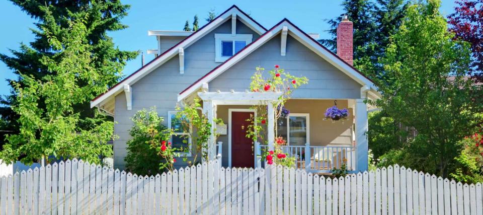 Should you refinance to a 30- or 15-year mortgage as rates fall again?