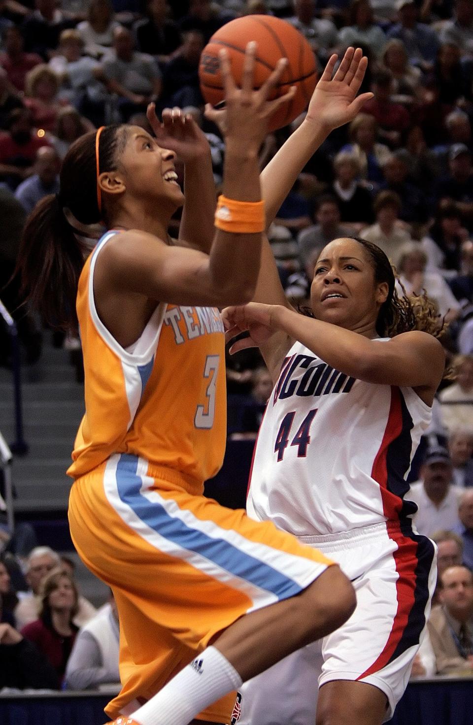 Tennessee's Candace Parker drives to the rim vs. UConn on Jan. 6, 2007, the last time the Lady Vols beat the Huskies.