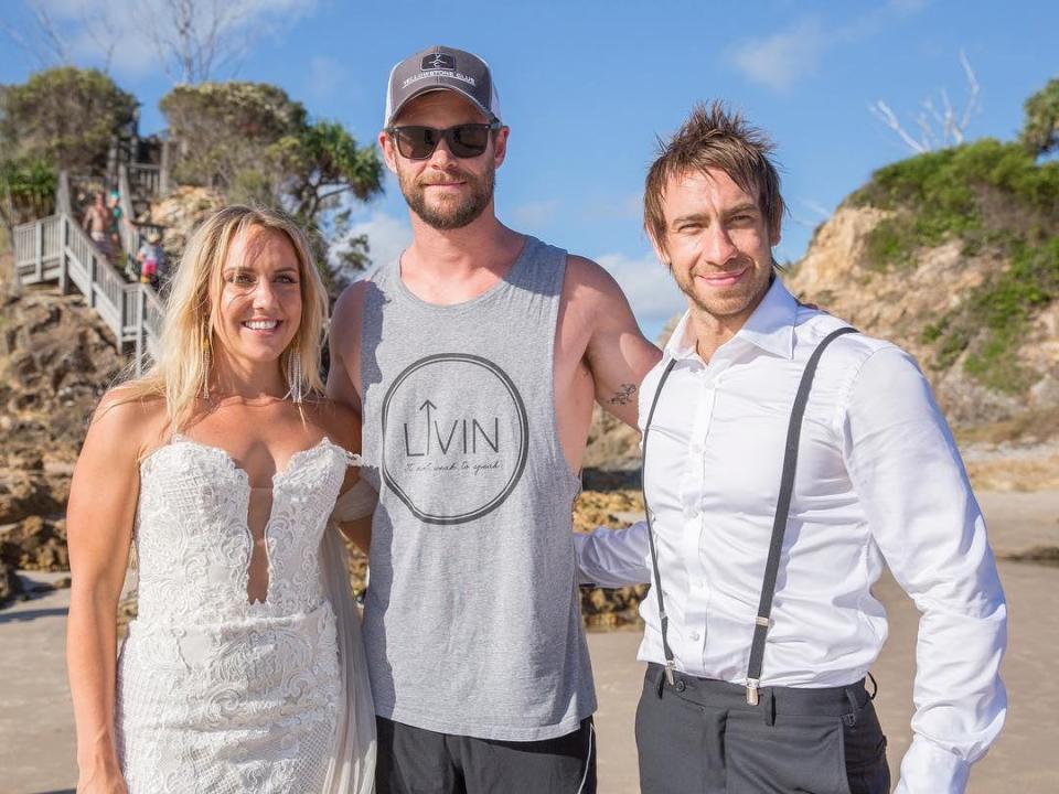 chris hemsworth wedding shoot