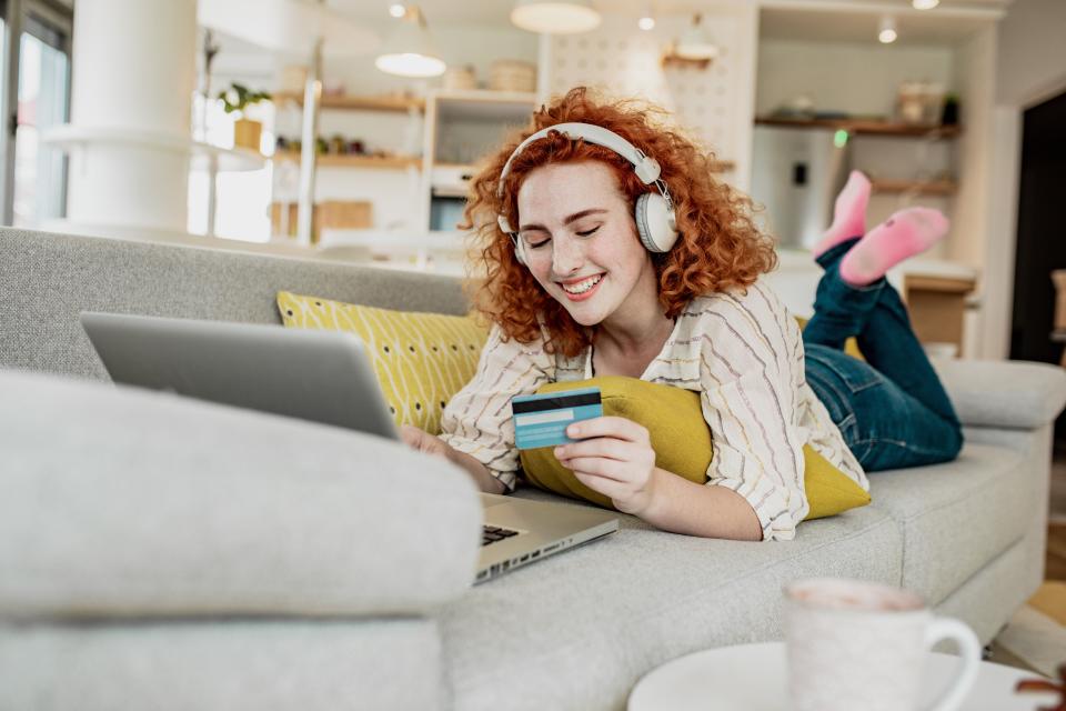 If you've been looking for a new lipstick shade or pair of pajamas, here are the best Fourth of July style and beauty deals.  (blackCAT via Getty Images)