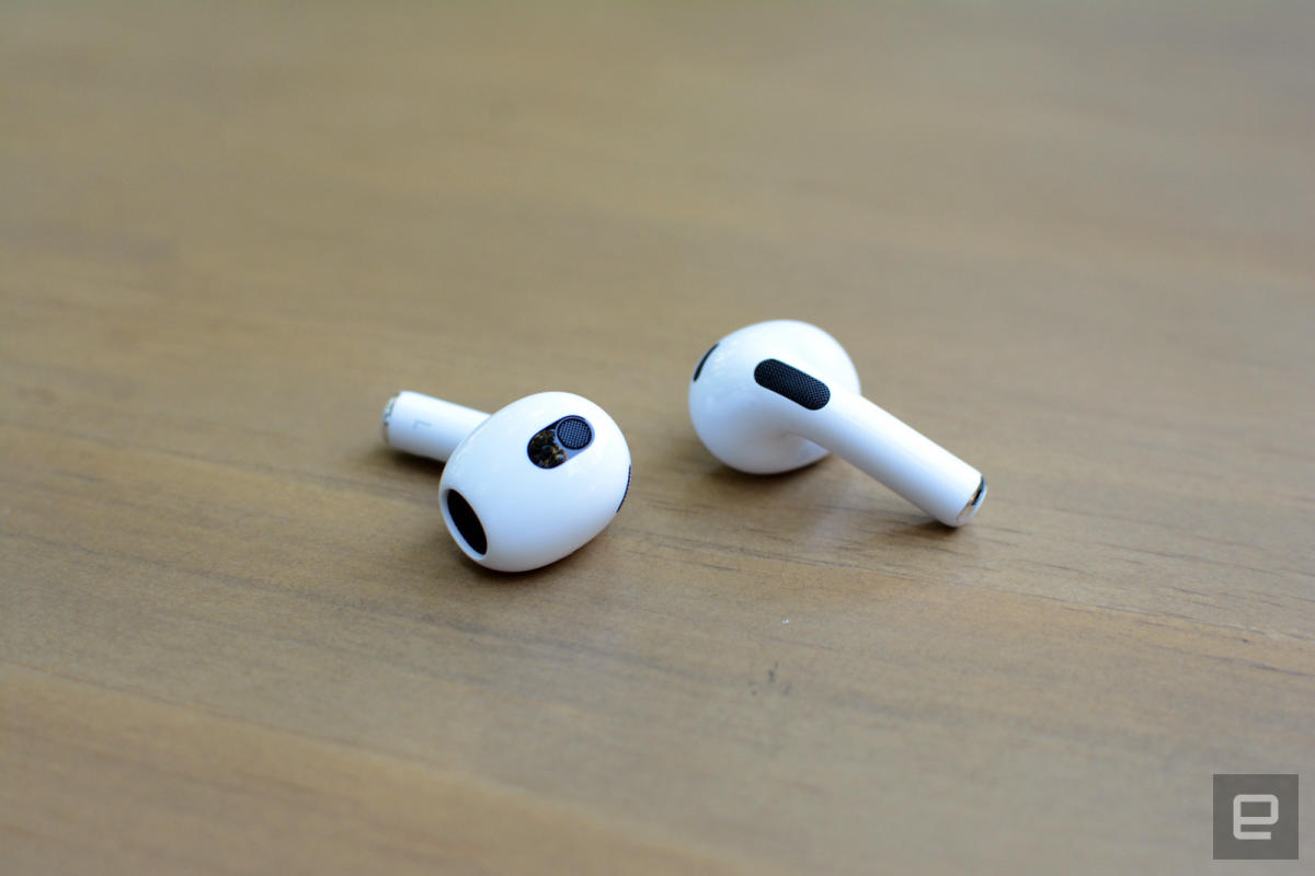 The third-gen Apple AirPods are down to $140 in 's Black