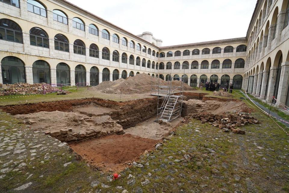 A view of the courtyard where excavations found the castle ruins.