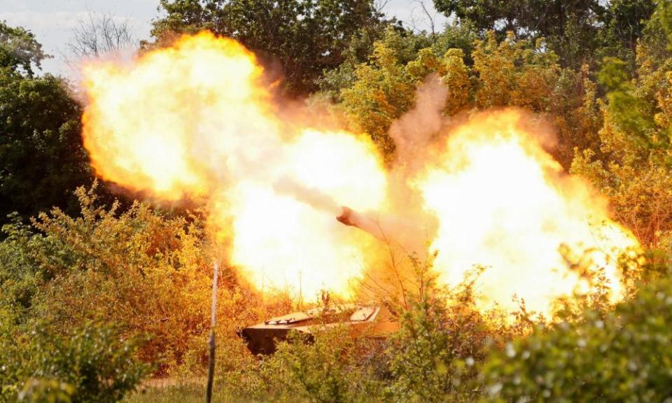 Pro-Russian troops fire a leaflet shell in the direction of Sievierodonetsk