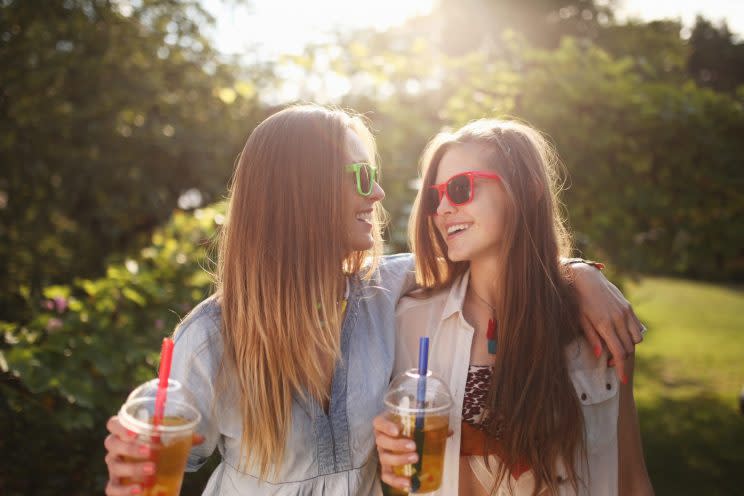 Science says women are more likely to experience instant 'friendship chemistry' [Photo: Getty]