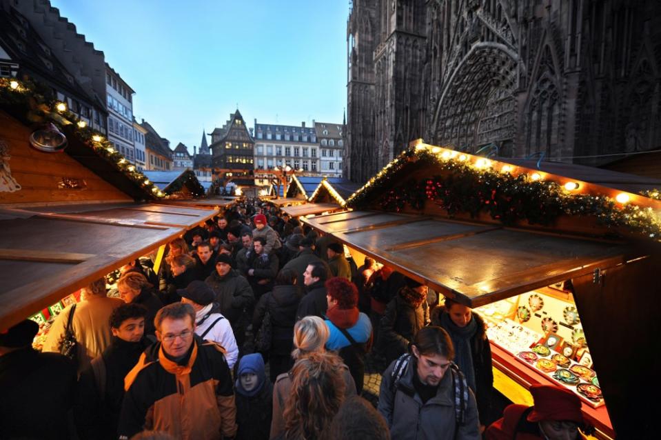 À Strasbourg, le marché de Noël a été annulé à cause de la situation sanitaire. Mais les exposants tentent de s'organiser pour trouver une solution.