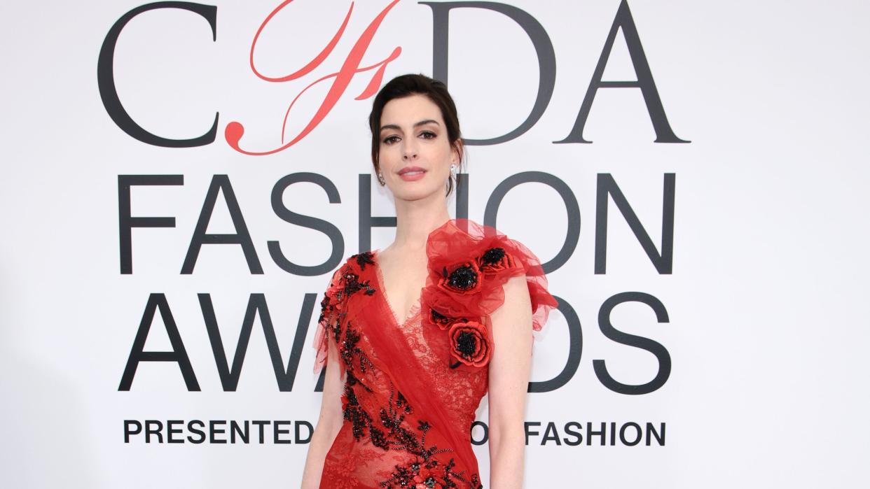 new york, new york november 06 anne hathaway attends the 2023 cfda fashion awards at american museum of natural history on november 06, 2023 in new york city photo by dimitrios kambourisgetty images