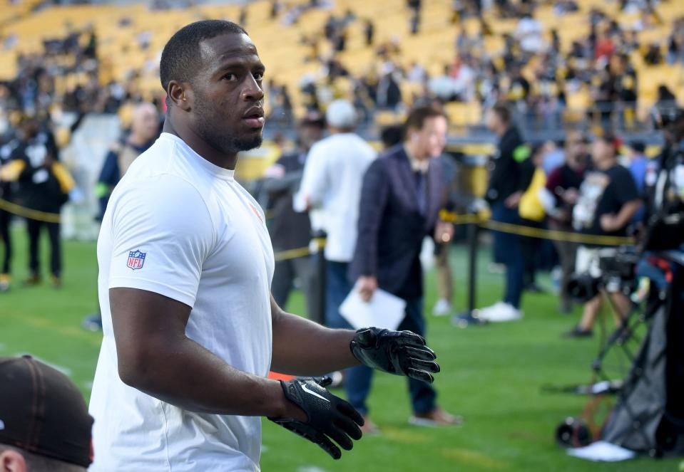 Cleveland Browns running back Nick Chubb leaves pregame drills beforea game against the Pittsburgh Steelers on Sept. 18 in Pittsburgh.