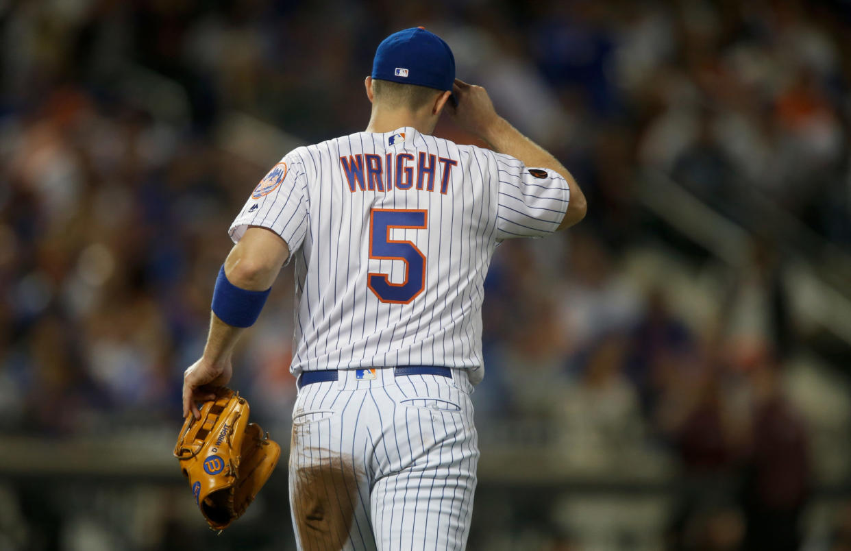 David Wright taking the field for the Mets.