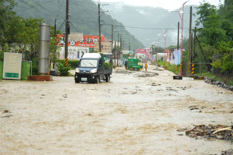 卡努颱風豪雨灌南投，引發許多災情。（圖／翻攝許淑華臉書）