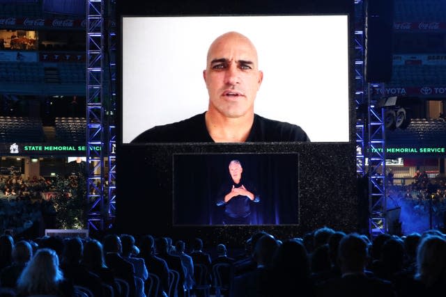 Professional surfer Kelly Slater gives a tribute
