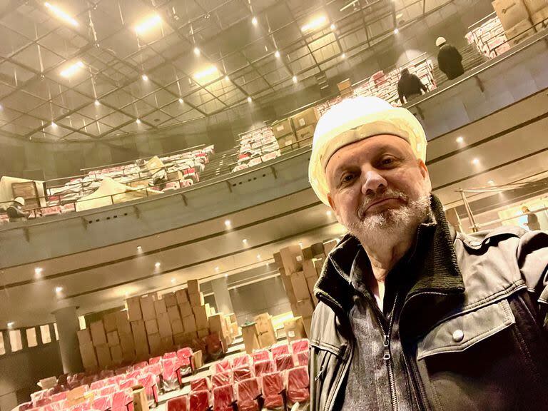 El cineasta y director de teatro José Luis Campanella en los días previos a la apertura del nuevo teatro Politeama