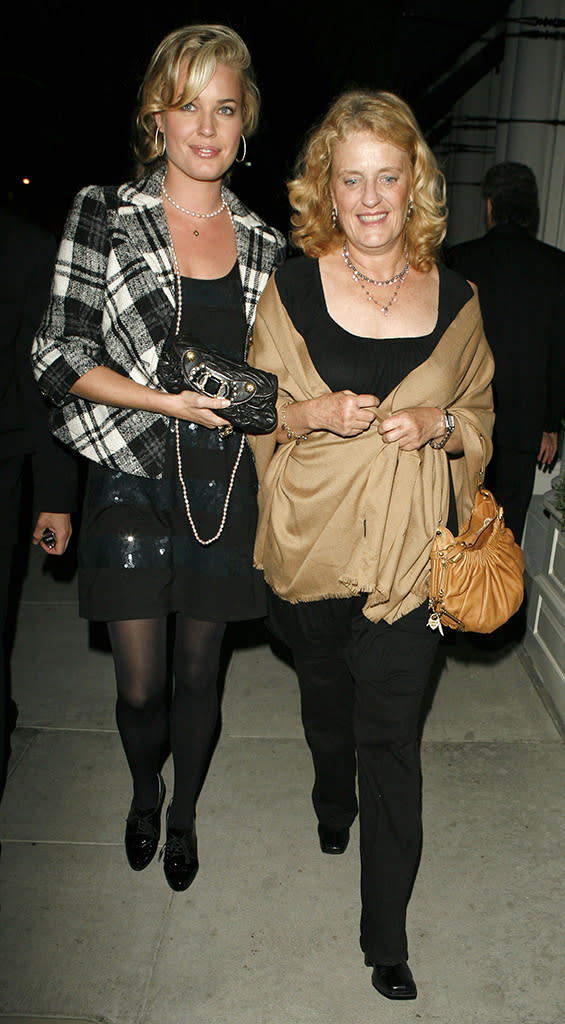 Rebecca Romijn and her mom, Elizabeth Kuizenga, in Beverly Hills in 2007. (Photo: Jean Baptiste Lacroix/WireImage)