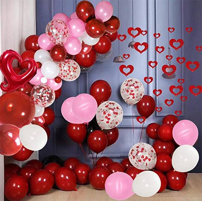 heart-balloon-arch