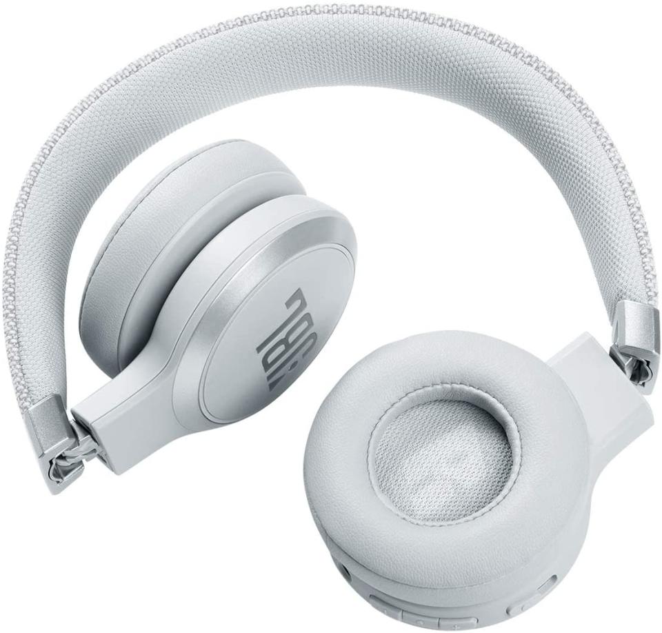 JBL Live 460NC headphones