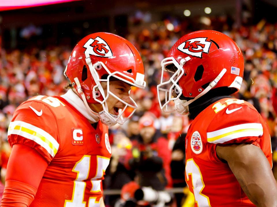 Patrick Mahomes and Byron Pringle celebrate a touchdown against the Pittsburgh Steelers.