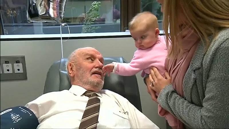 El australiano James Harrison, de 81 años, donó el pasado vienes por última vez. Su sangre contiene un raro anticuerpo utilizado para la elaboración de un medicamento que ha salvado a más de dos millones de bebés. (Foto: Reuters)