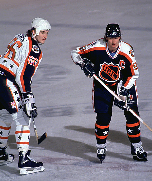 <p>BEST: Mario Lemieux and Wayne Gretzky in the 1990 NHL All-Star Game in Pittsburgh? Yes, please. (Getty Images) </p>