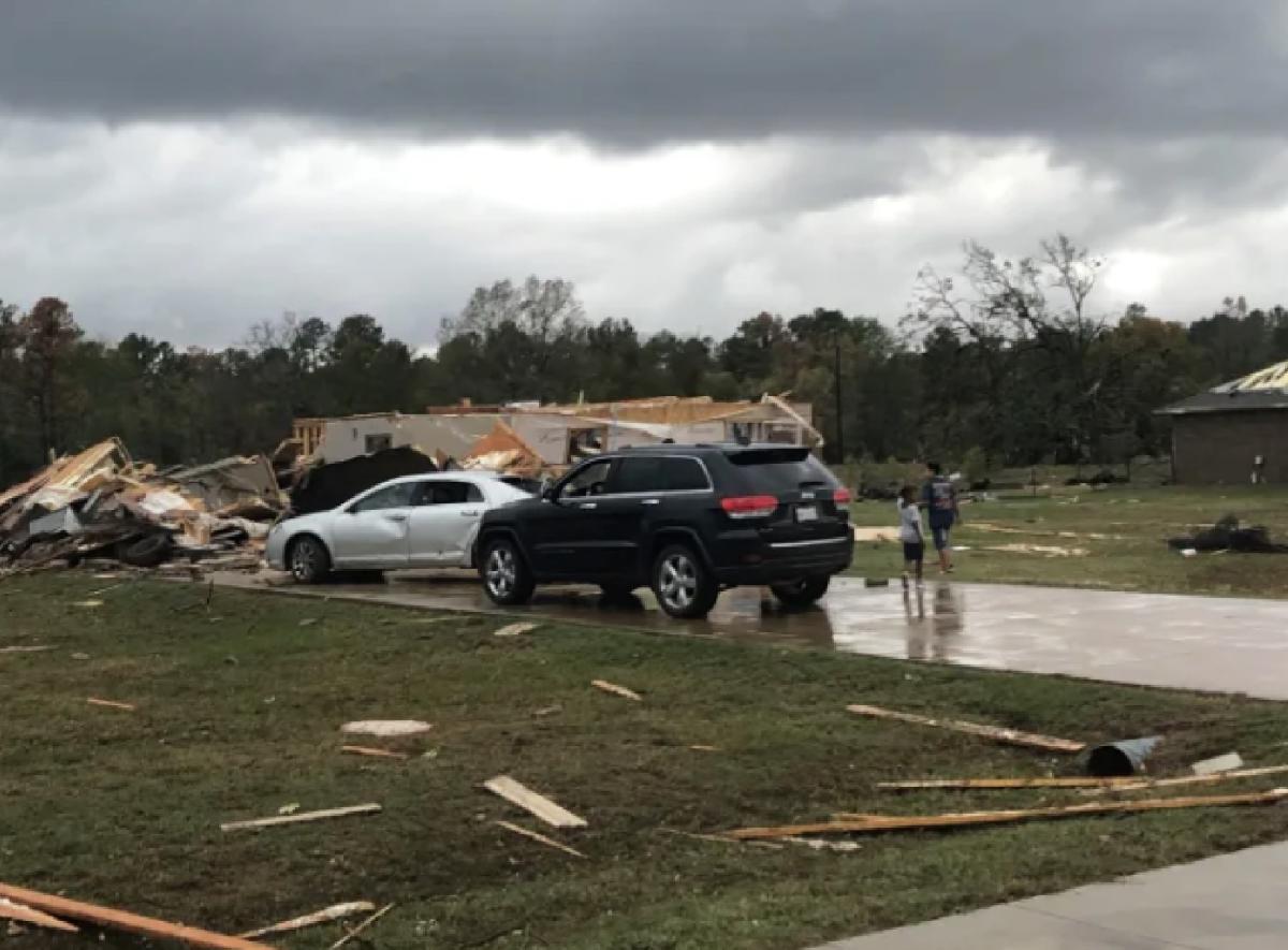 #1 dead, dozens hurt as tornadoes hit Texas and Oklahoma