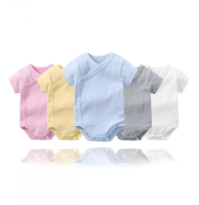  0-12M Baby Boys Girls Clothing Sets 100% Cotton. (PHOTO: Lazada SG)